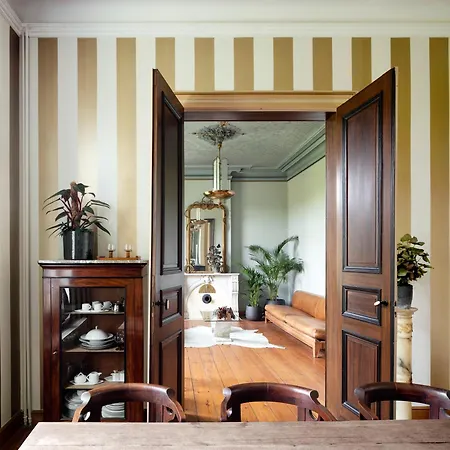 Uit 1899 Met Grote Tuin Вилла